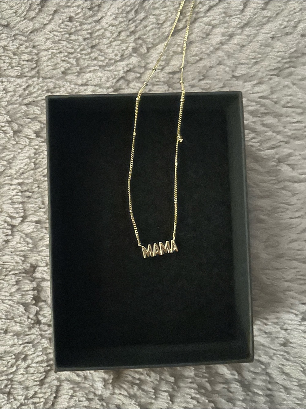 Gold 'MAMA' Pendant Necklace - Women's Everyday Pendant